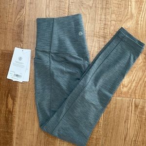 Athleta Salutation Stash Pocket II 7/8 Tight